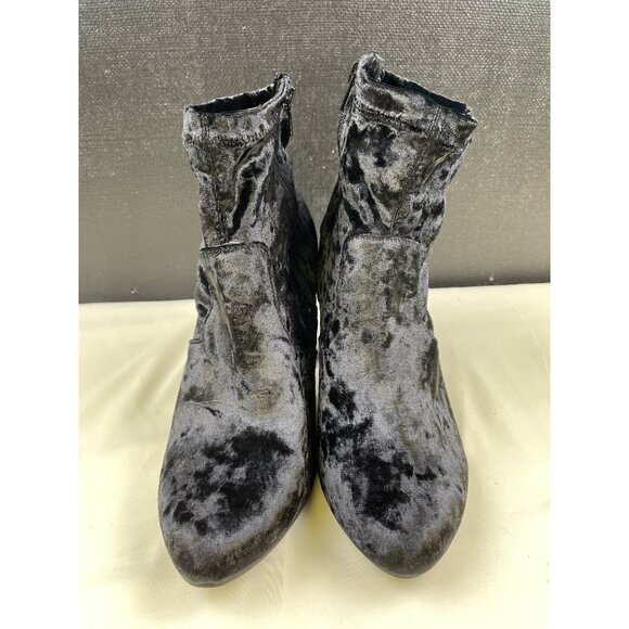 Lane Bryant Women's Black Velvet Ankle Shoes/Boots heels 4" Size 11W SKU 4790 - Picture 4 of 11